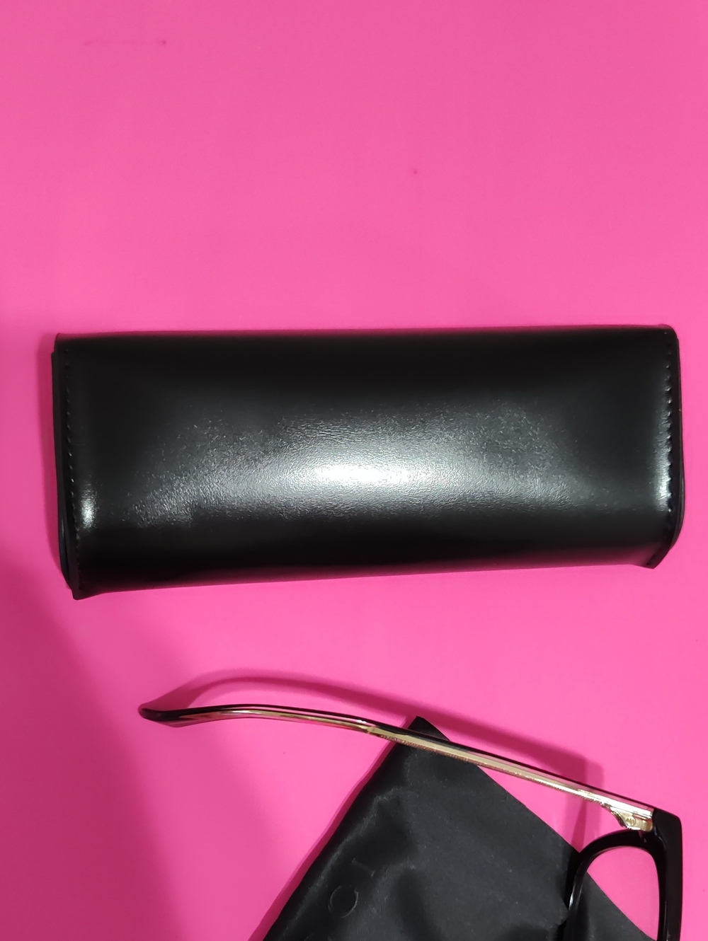 Gucci Eyeglass Frames with Authentic Case & Silk Pouch - Excellent Condition - Picture 7 of 9